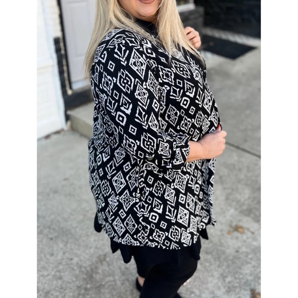 Dear Scarlett Diamond Elegance Gabby Cardigan - Picture 2 of 8